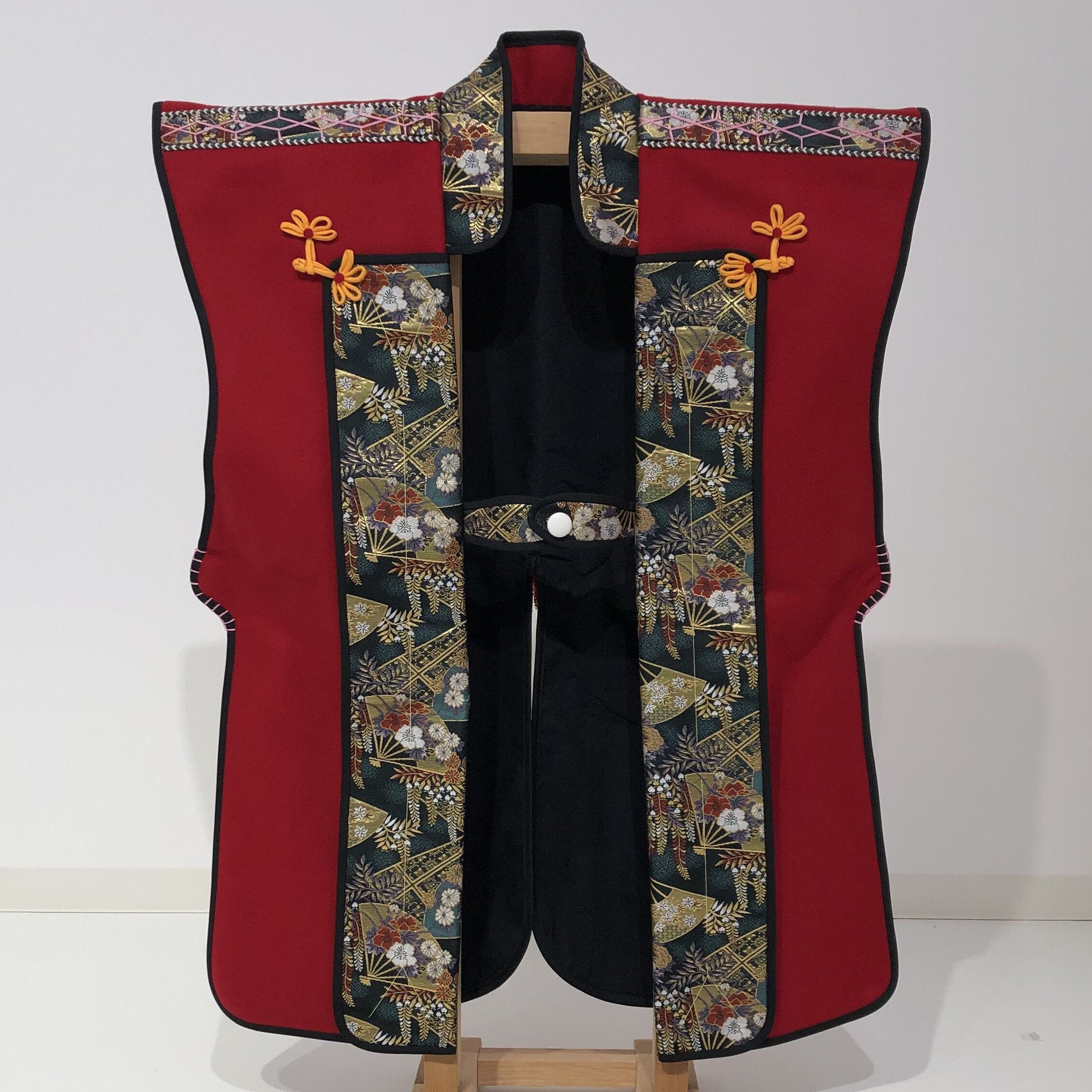 [B-050] Jinbaori (black wool)