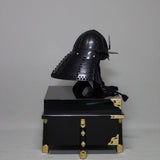 【O-042-K】Black thread laced waist-guard two-piece cuirass armor (helmet only)：黒糸威腰取二枚胴具足(兜のみ)